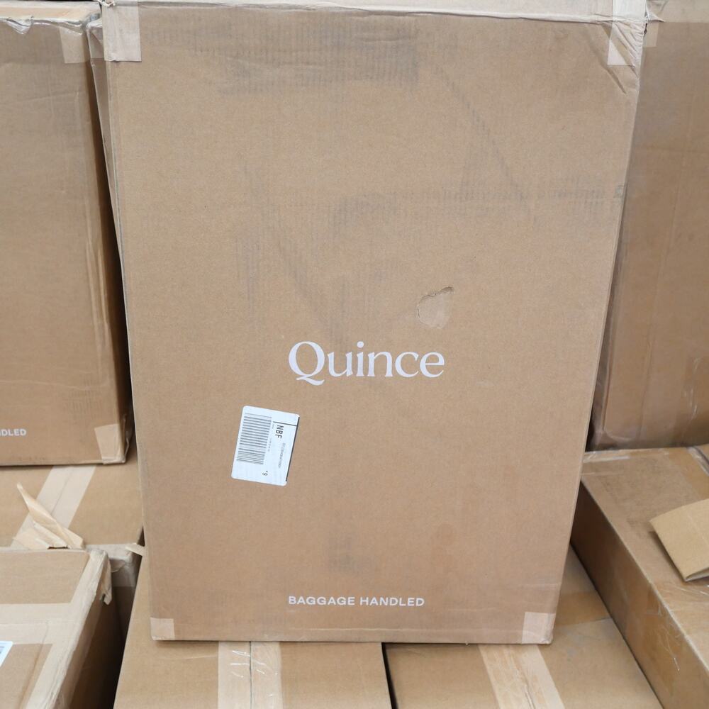 NEW Quince Small Carry On Hard Shell Suitcase 22" BLUE Spinner Wheels Locking - Picture 9 of 10